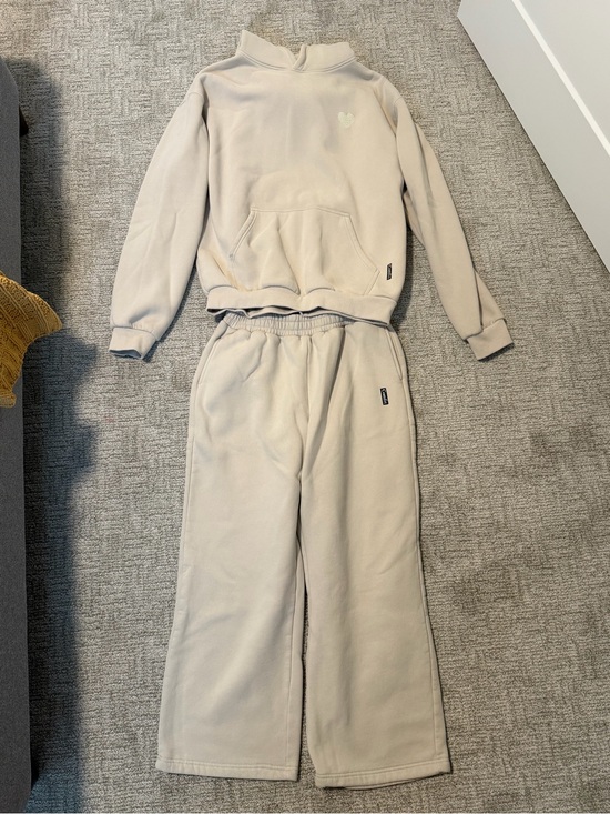 Comfrt Pants - Women’s Wide-Leg Fleece Sweatpants in Light Beige